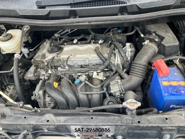 Toyota VOXY 2013-12 8629671-28