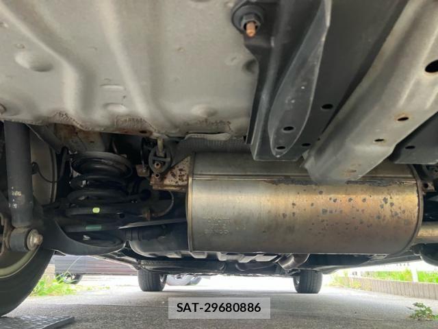 Toyota VOXY 2013-12 8629671-7