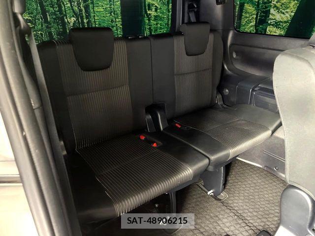 Toyota VOXY 2017-08 8629636-9