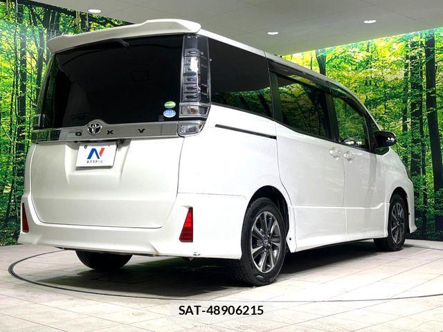 Toyota VOXY 2017-08 8629636-17