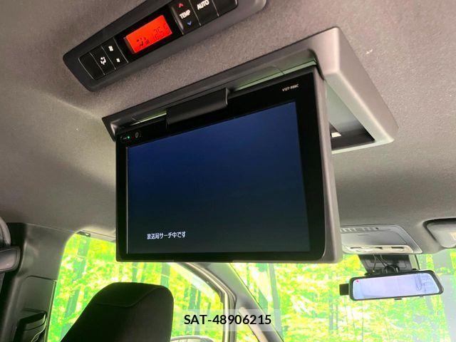 Toyota VOXY 2017-08 8629636-2