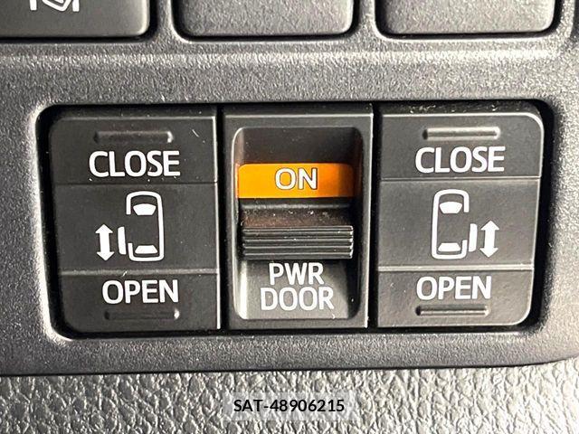 Toyota VOXY 2017-08 8629636-5