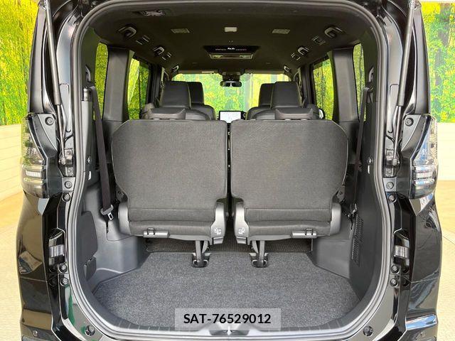 Toyota VOXY 2023-09 8629619-10
