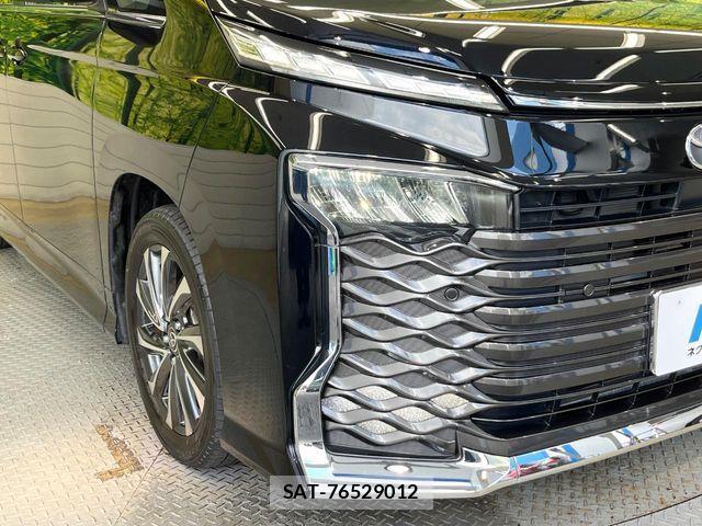 Toyota VOXY 2023-09 8629619-12