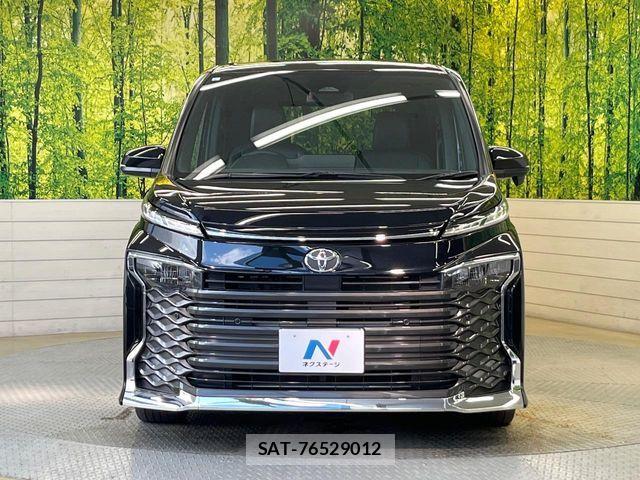 Toyota VOXY 2023-09 8629619-14