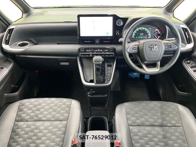 Toyota VOXY 2023-09 8629619-1