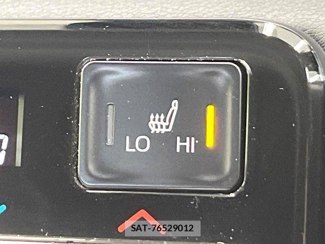 Toyota VOXY 2023-09 8629619-4