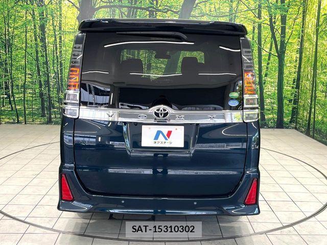 Toyota VOXY 2019-03 8629630-15
