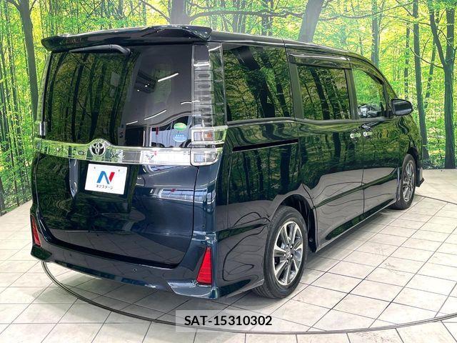 Toyota VOXY 2019-03 8629630-17