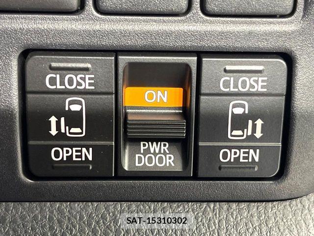Toyota VOXY 2019-03 8629630-3