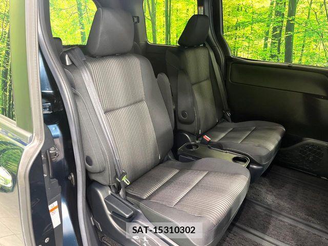 Toyota VOXY 2019-03 8629630-8