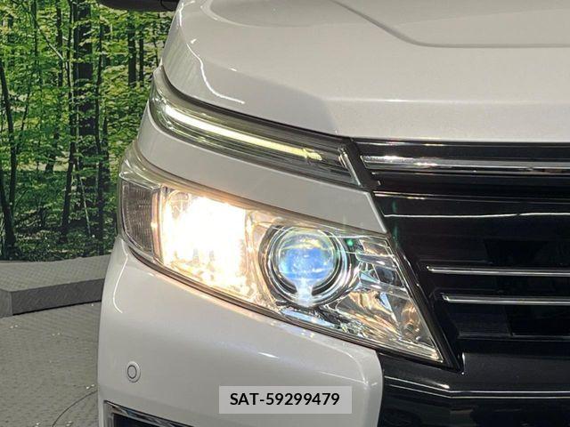 Toyota VOXY 2015-12 8629659-13