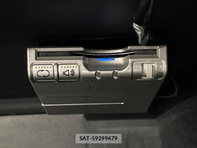 Toyota VOXY 2015-12 8629659-7