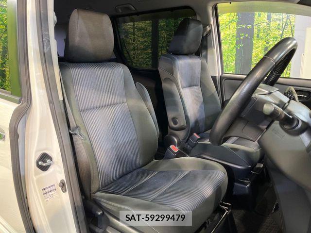 Toyota VOXY 2015-12 8629659-8