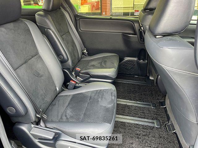 Toyota VOXY 2021-03 8629628-9