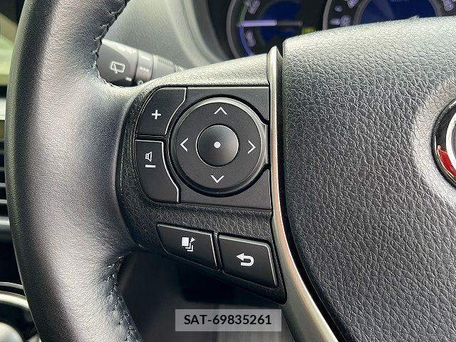 Toyota VOXY 2021-03 8629628-17