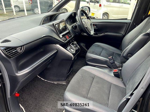 Toyota VOXY 2021-03 8629628-18