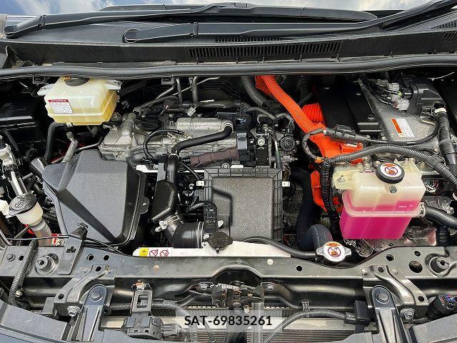 Toyota VOXY 2021-03 8629628-27
