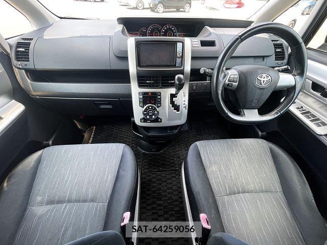 Toyota VOXY 2011-09 8629668-1