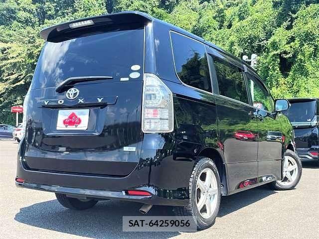 Toyota VOXY 2011-09 8629668-2