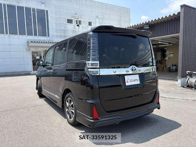 Toyota VOXY 2019-08 8629644-13