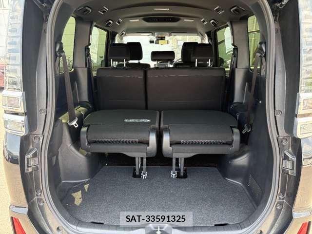 Toyota VOXY 2019-08 8629644-17