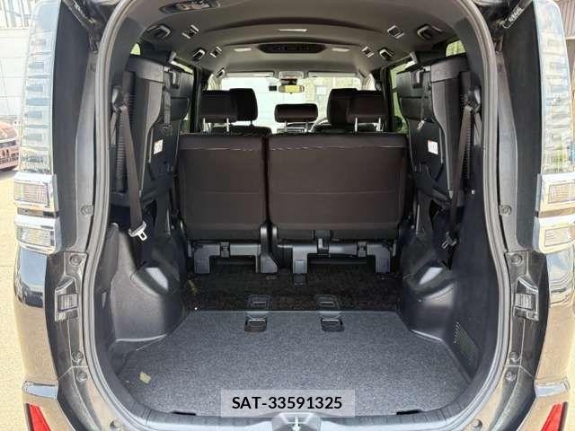 Toyota VOXY 2019-08 8629644-18