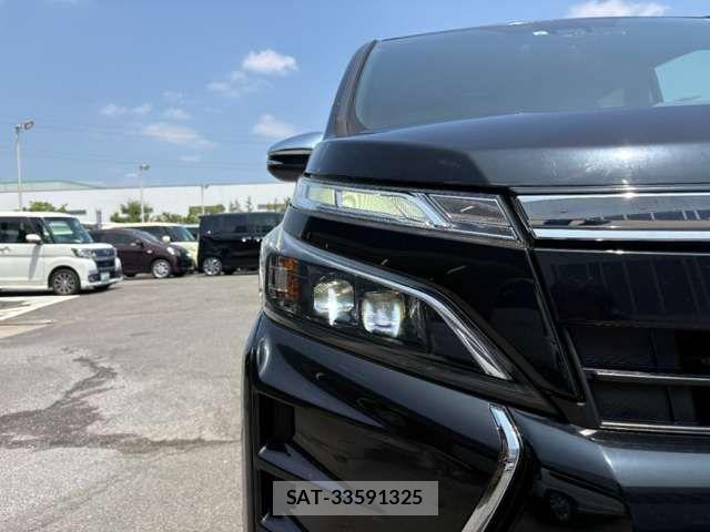 Toyota VOXY 2019-08 8629644-6
