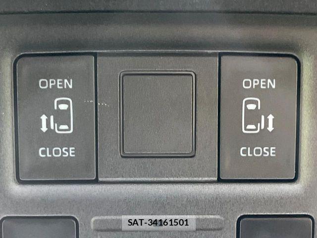Toyota VOXY 2023-03 8629618-6