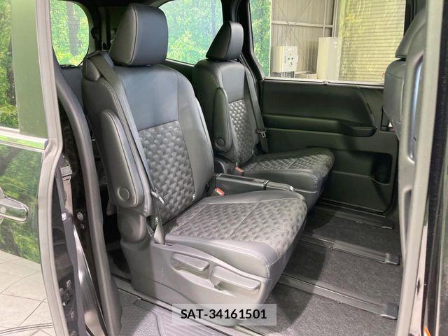 Toyota VOXY 2023-03 8629618-8