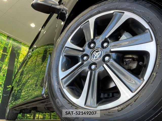 Toyota VOXY 2021-12 8629626-13