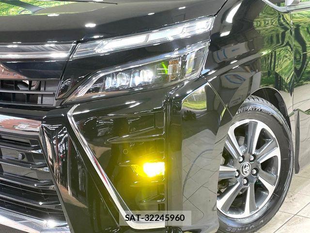 Toyota VOXY 2020-08 8629622-12