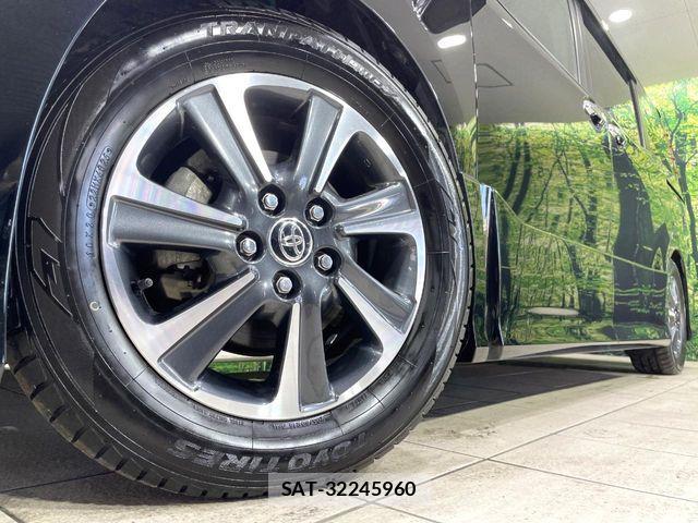 Toyota VOXY 2020-08 8629622-13
