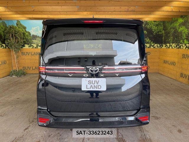 Toyota VOXY 2023-07 8667117-14