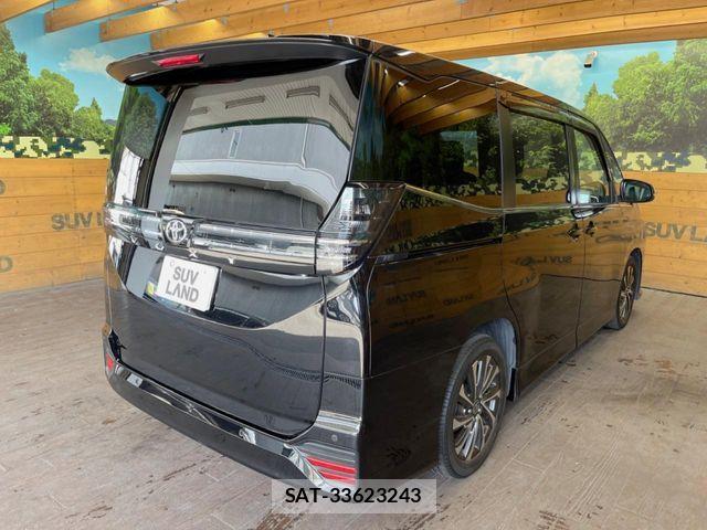 Toyota VOXY 2023-07 8667117-16