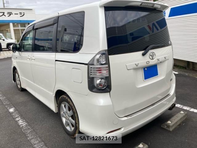 Toyota VOXY 2008-01 8667128-2