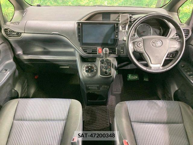Toyota VOXY 2016-01 8662290-1