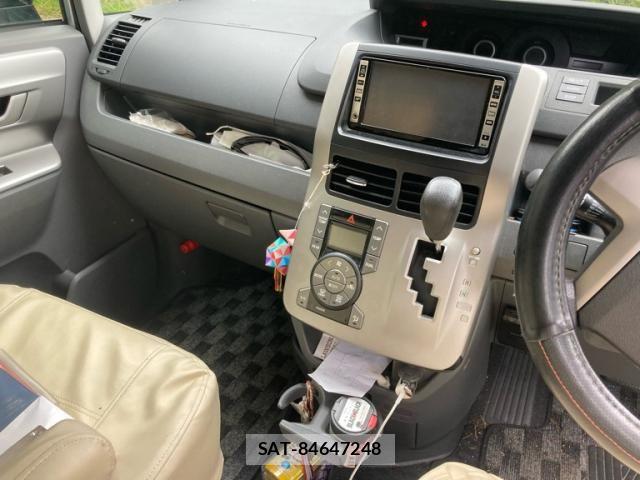 Toyota VOXY 2009-06 8662334-19