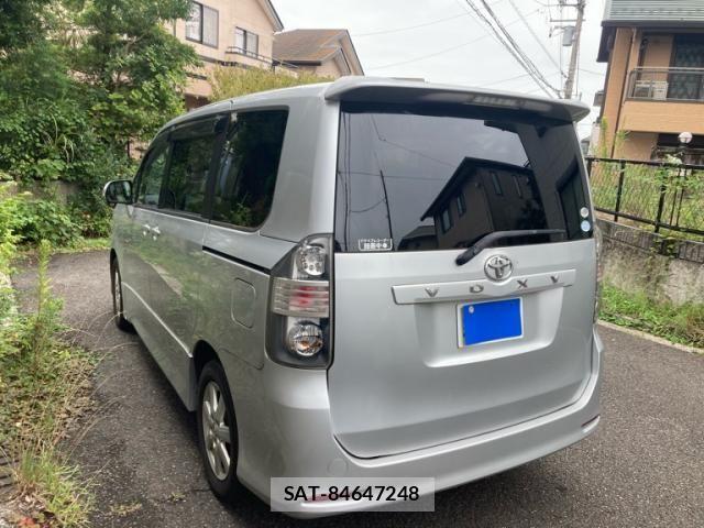 Toyota VOXY 2009-06 8662334-3