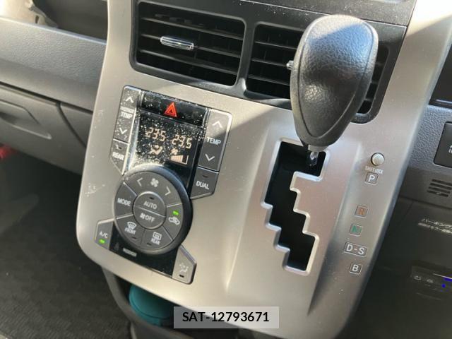 Toyota VOXY 2008-04 8662335-16