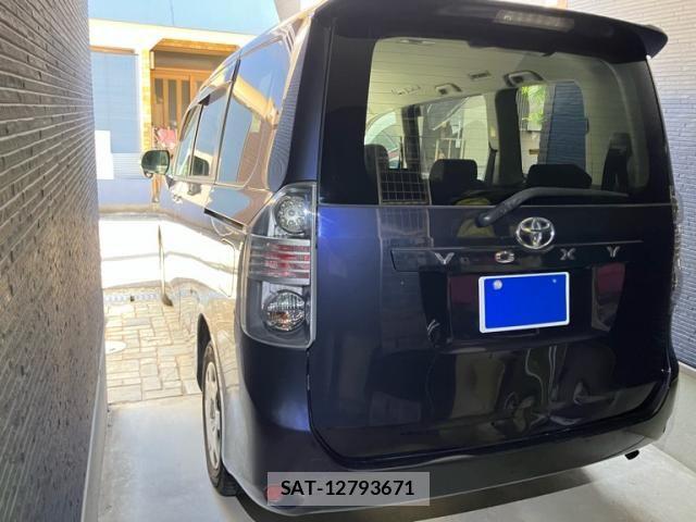 Toyota VOXY 2008-04 8662335-6