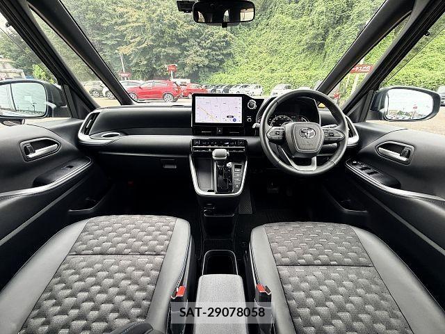 Toyota VOXY 2022-03 8662267-1