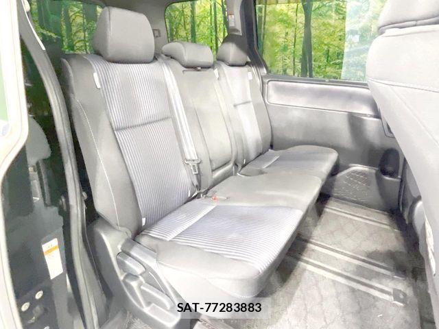 Toyota VOXY 2016-11 8662283-8