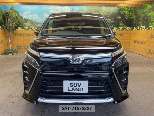Toyota VOXY 2019-02 8662284-14