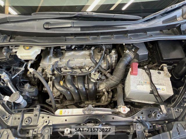 Toyota VOXY 2019-02 8662284-17