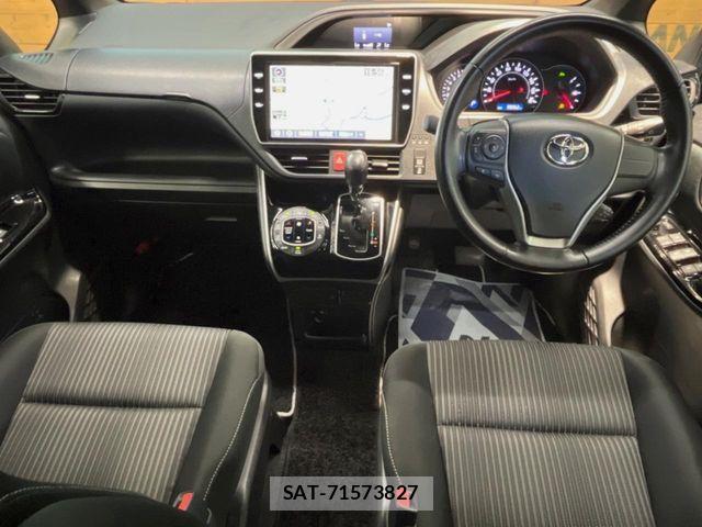 Toyota VOXY 2019-02 8662284-1