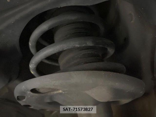 Toyota VOXY 2019-02 8662284-19