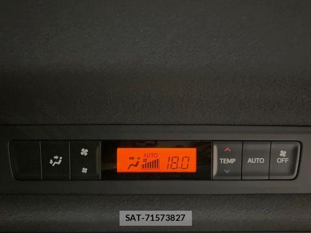 Toyota VOXY 2019-02 8662284-5