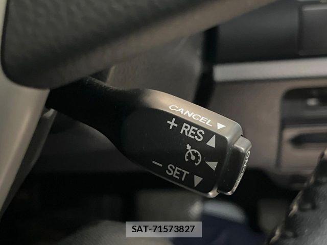 Toyota VOXY 2019-02 8662284-6