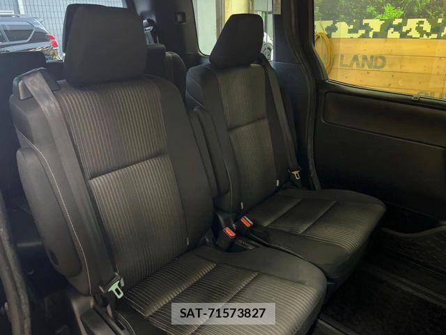 Toyota VOXY 2019-02 8662284-8